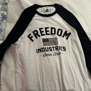 Freedom industries men’s long sleeve t shirt med